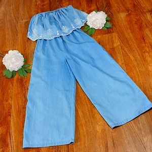 Jessica Simpson crop jumpsuit in size XS.